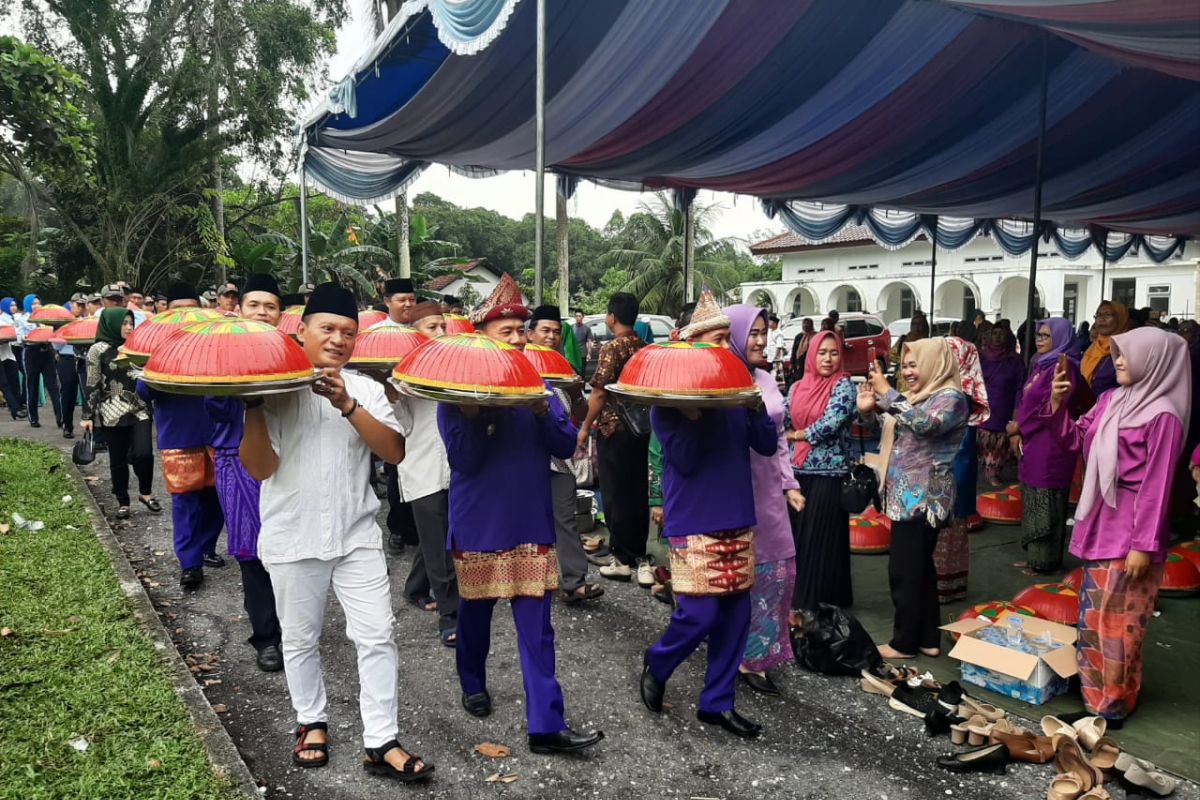 Pemkab Bangka Gelar Tradisi Nganggung 2.000 Dulang